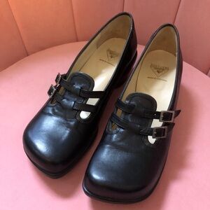 RARE John Fluevog 9.5 (fits smaller) Choice Black Aileen Mary Jane Heart Heel